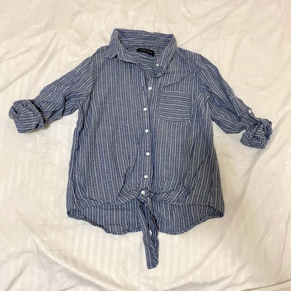 😸Ivanka Trump long sleeve button down shirt